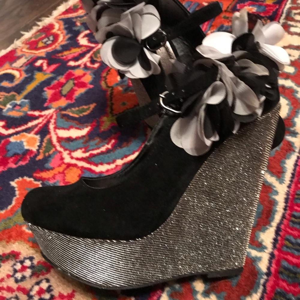 Wedges - Picture 2 of 8